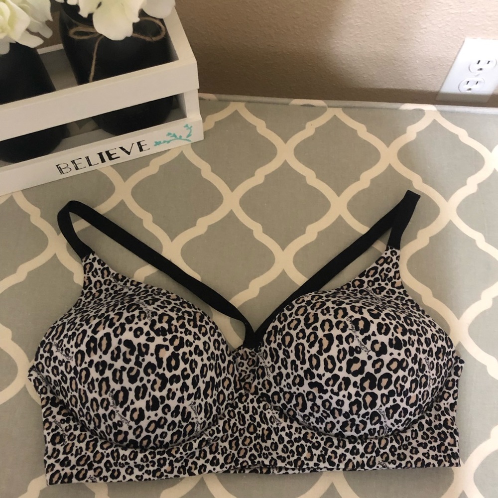 Victoria’s Secret 38D bra